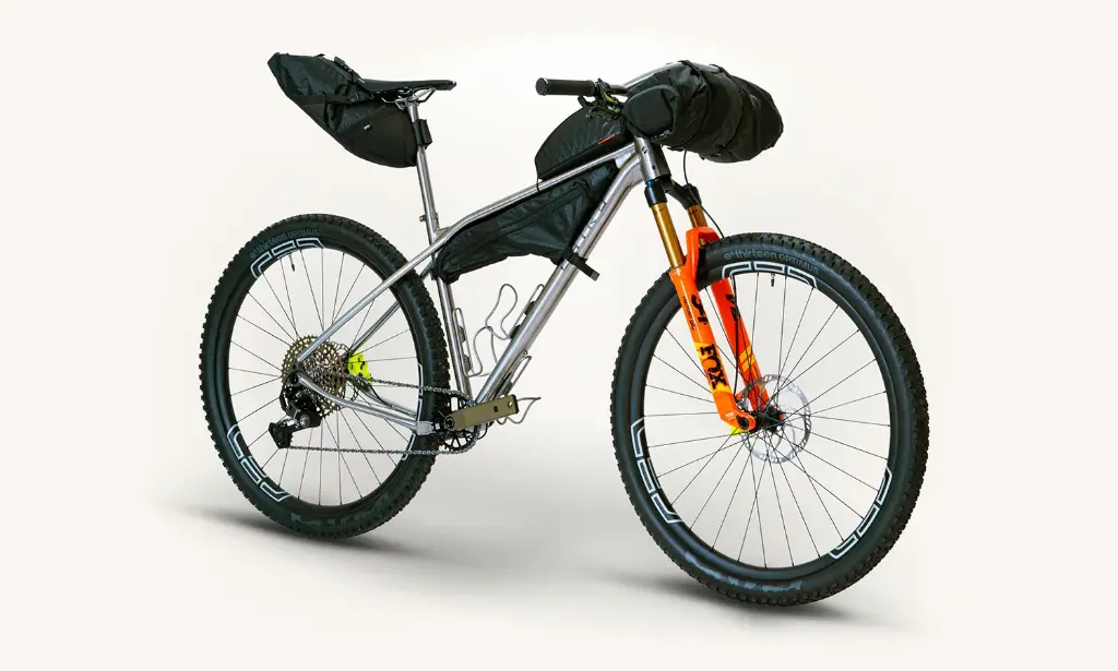 chiru-highlander-vtt-bikepacking-front.webp