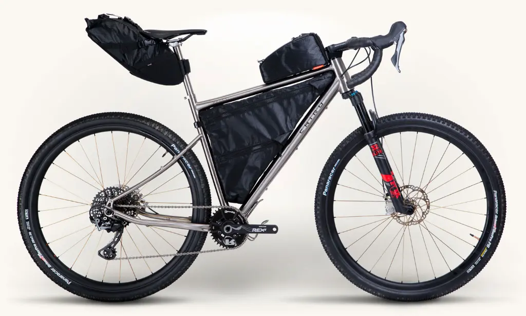 chiru-kegeti-aventure-bikepacking-front-2.webp
