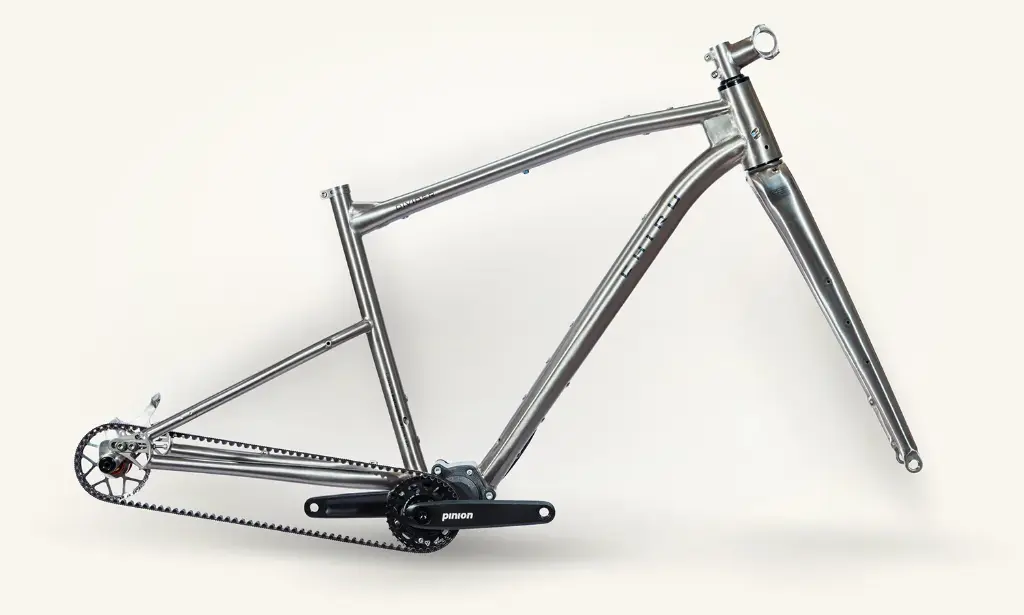 chiru-divider-pinion-aventure-frame-titanium-fork.webp