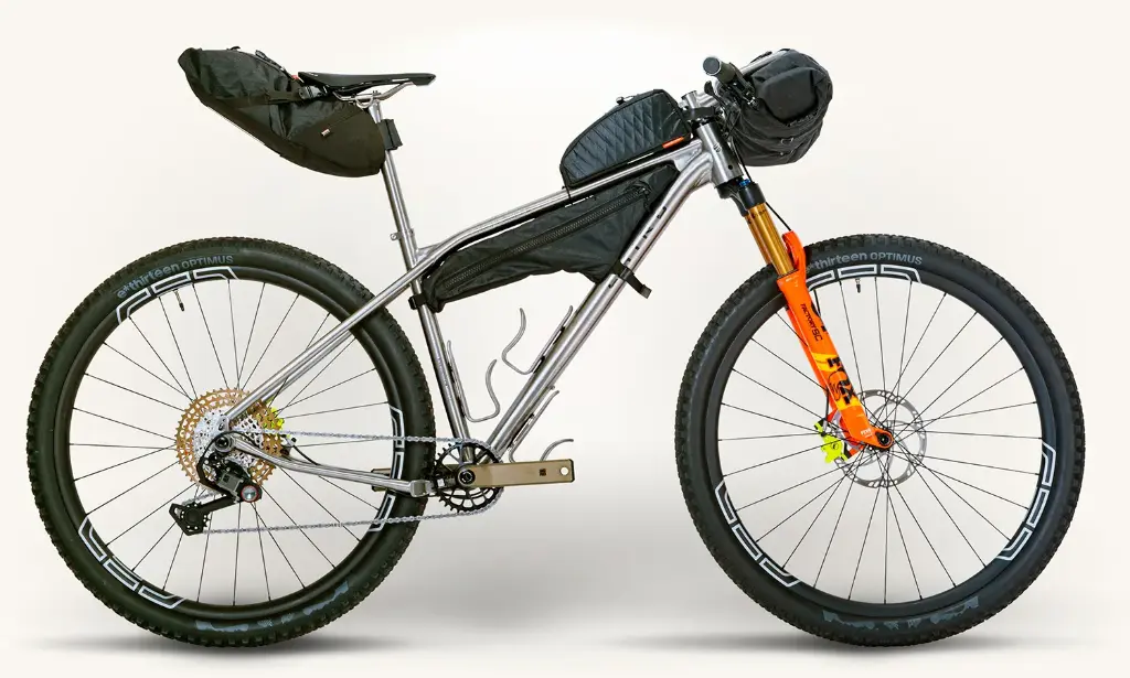 chiru-highlander-vtt-bikepacking-profil-1.webp